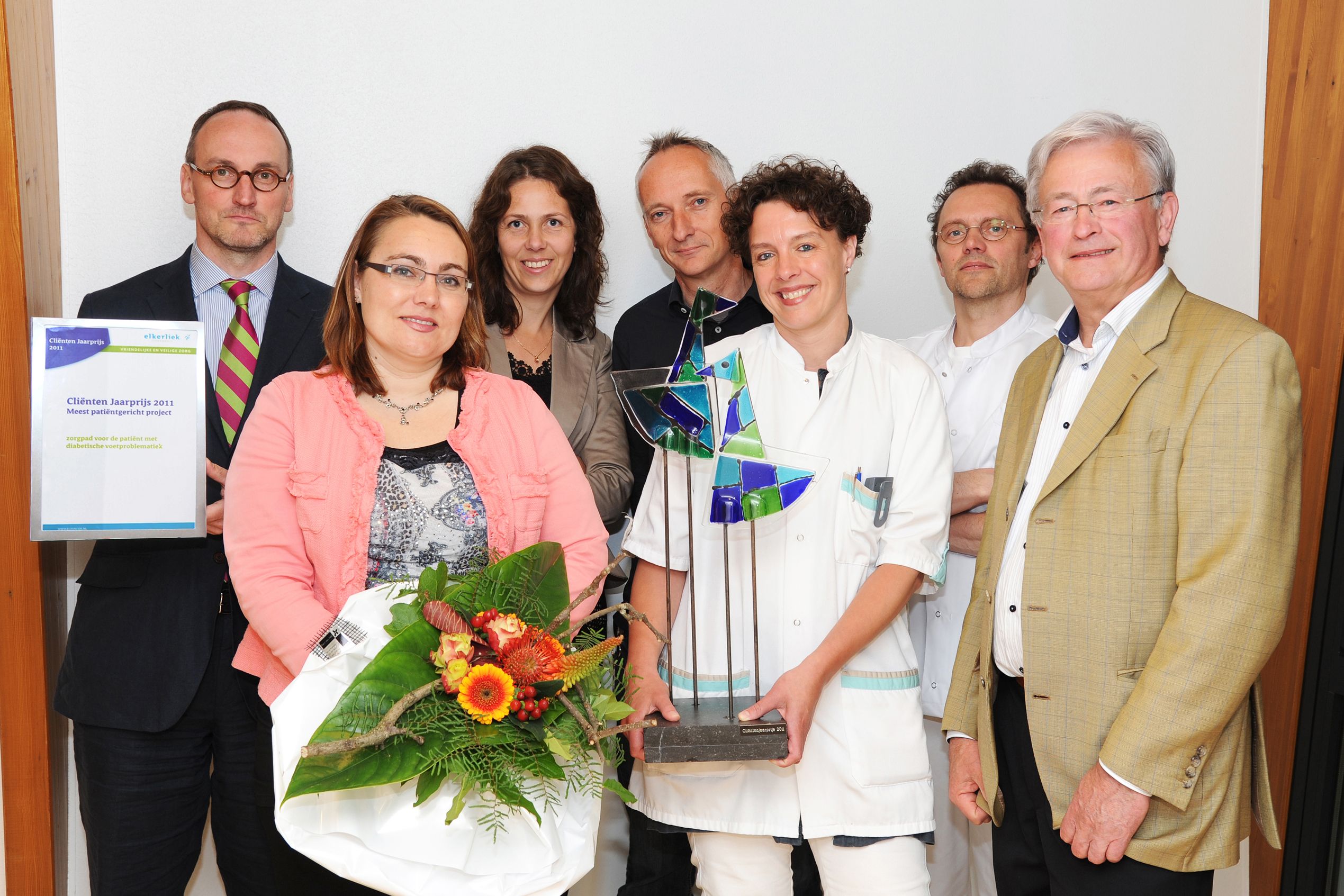 Cliëntenraad Elkerliek ziekenhuis reikt Cliëntenjaarprijs 2011 uit