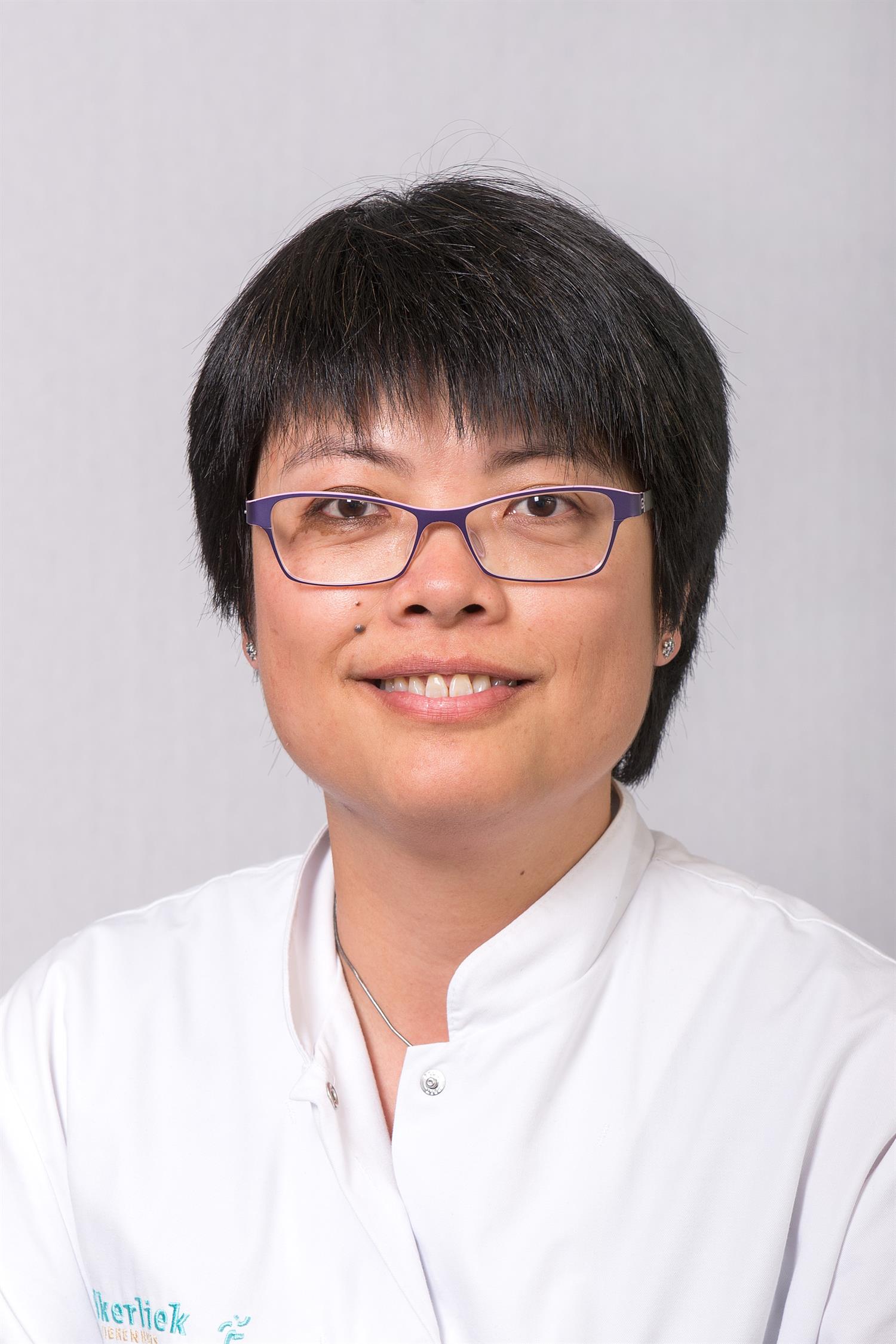 Lam-Wong, mevrouw W.Y.